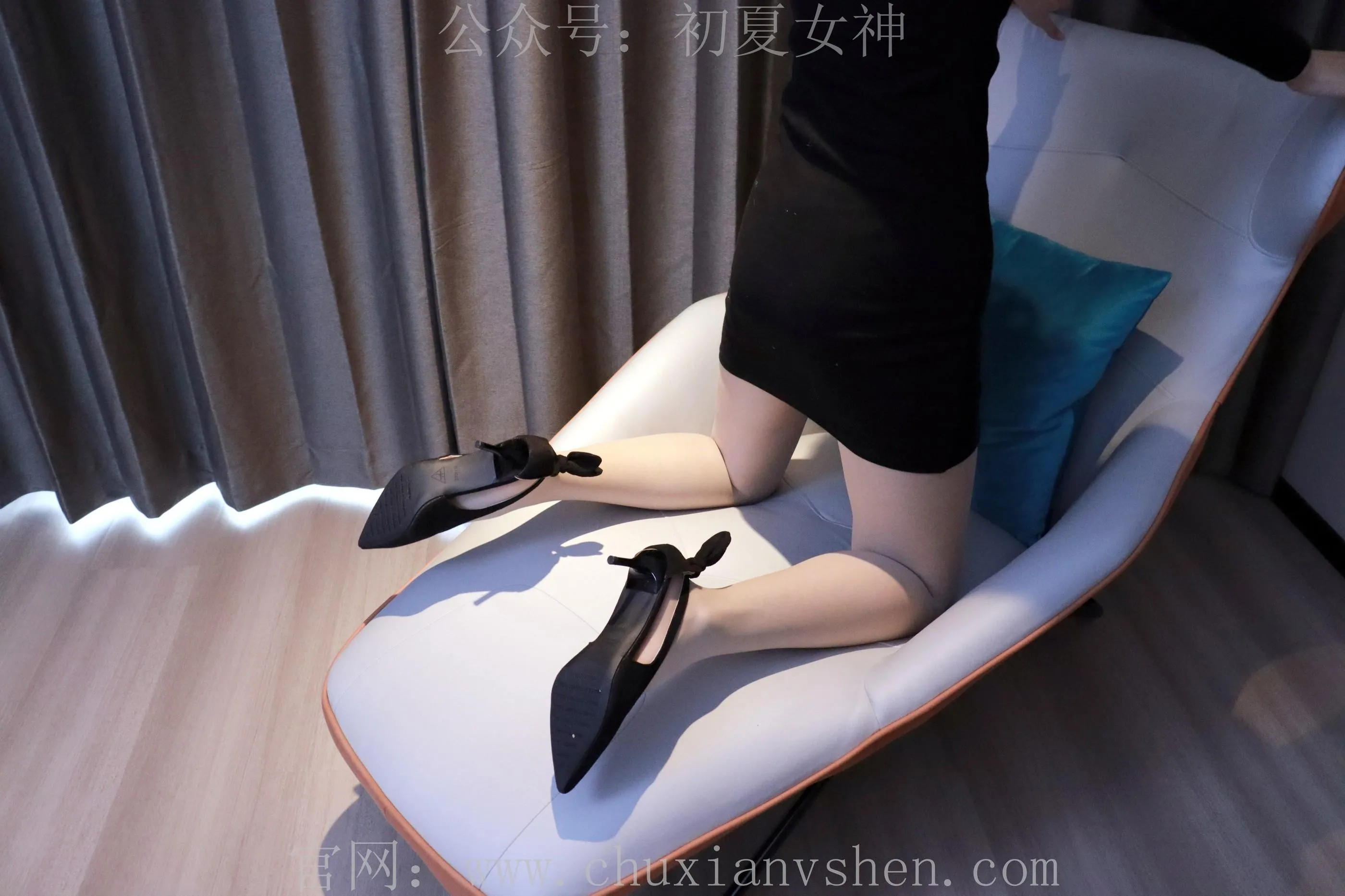 初夏女神 NO.003 依依 黑色瘦身衣搭配37码高跟鞋 [111P]插图1